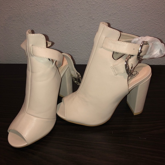 Heels - Picture 1 of 2